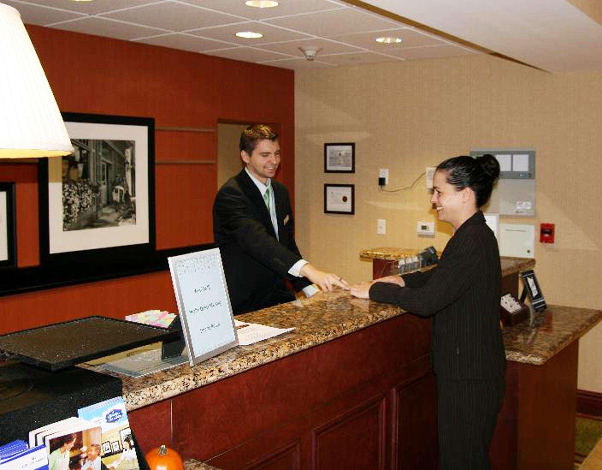 Hampton Inn & Suites Poughkeepsie Spackenkill Dış mekan fotoğraf