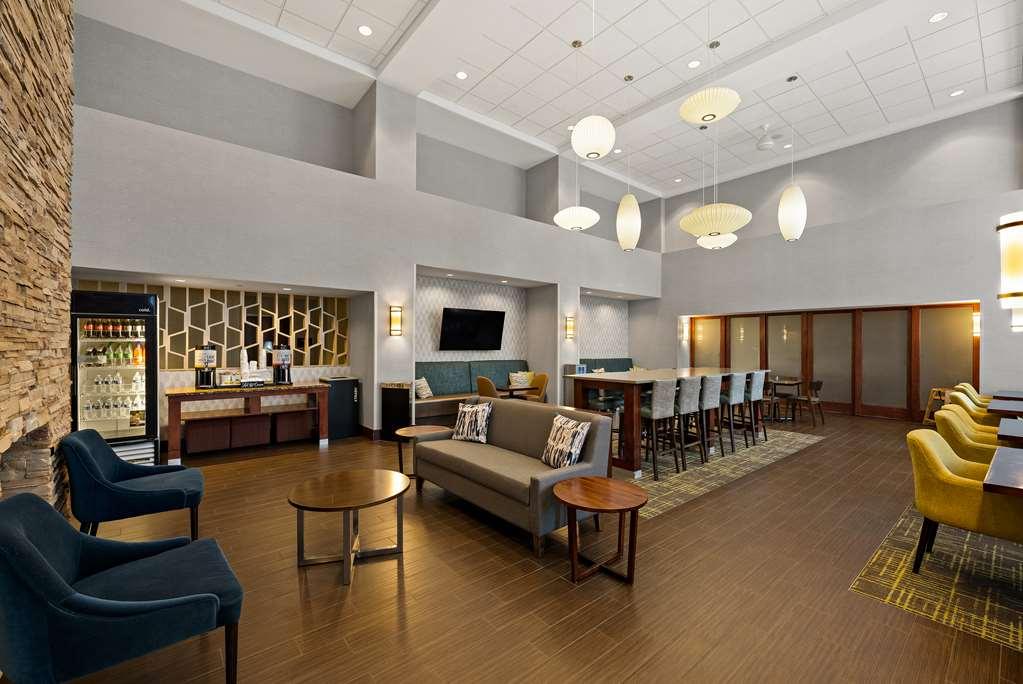 Hampton Inn & Suites Poughkeepsie Spackenkill Restoran fotoğraf