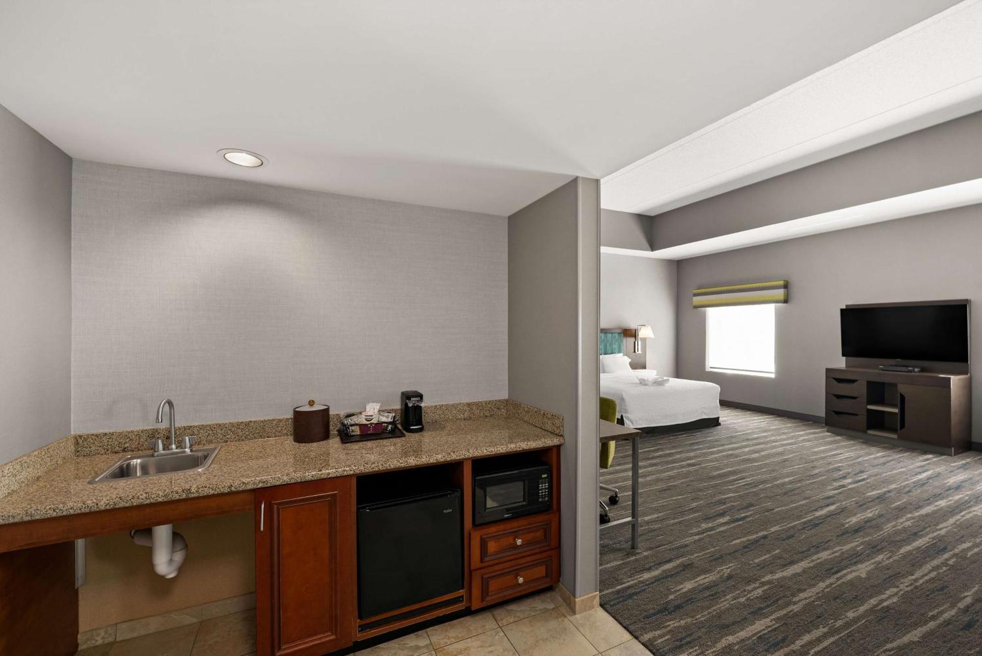 Hampton Inn & Suites Poughkeepsie Spackenkill Dış mekan fotoğraf
